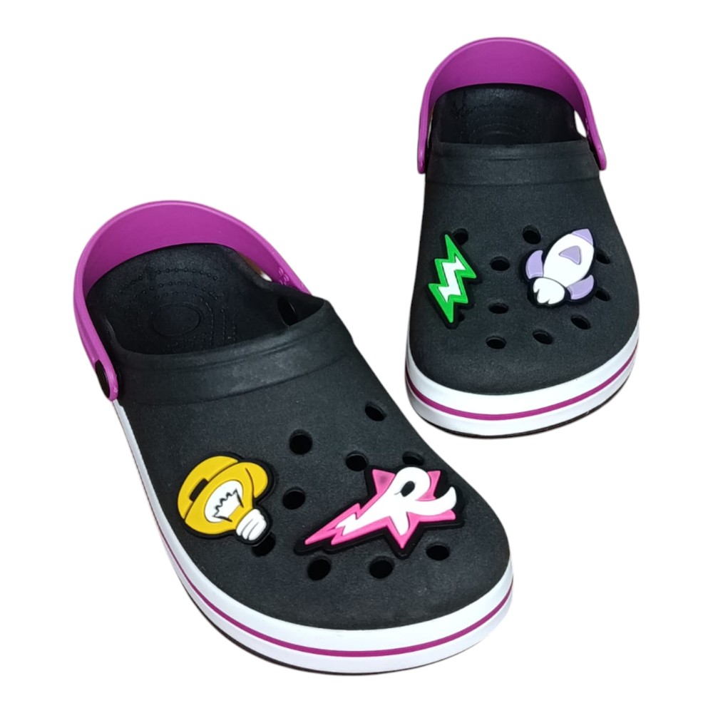 Crocs Preto com Pins